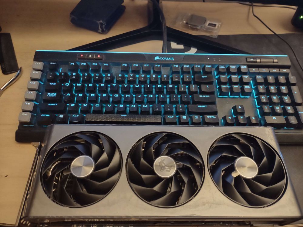 gpu for scale, it be chonky