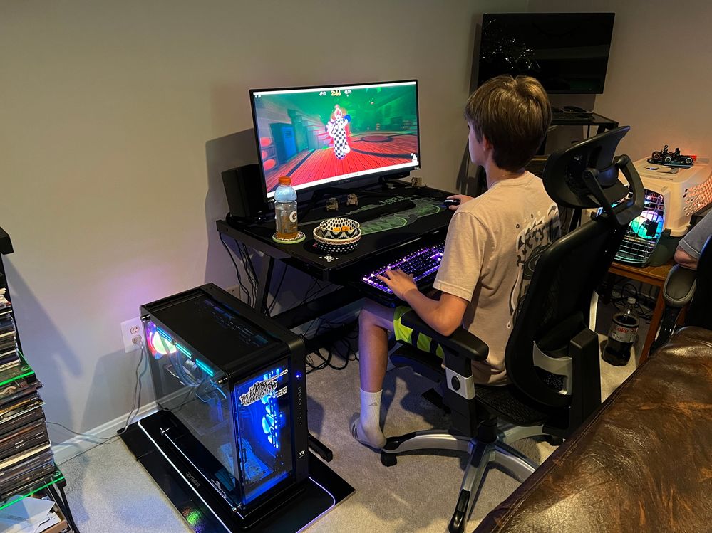 LAN-Party_27May2014-3.jpg