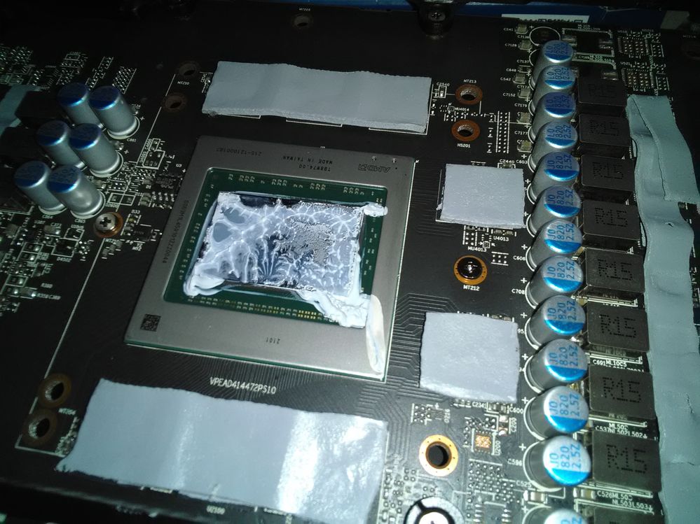 XFXRX6800QiCKthemalpaste.jpg